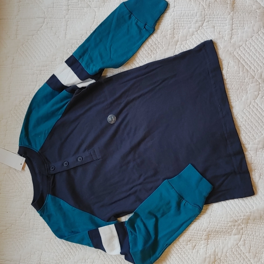 Color block long sleeve shirt with buttons
